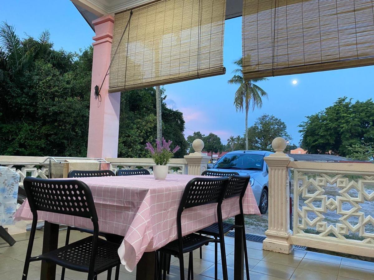 Besut Guesthouse カンポン・クアラ・ベシュット エクステリア 写真