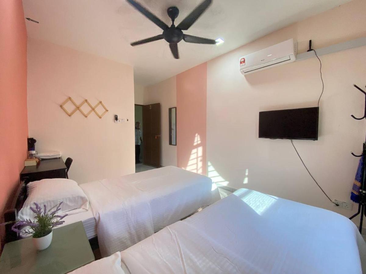Besut Guesthouse カンポン・クアラ・ベシュット エクステリア 写真