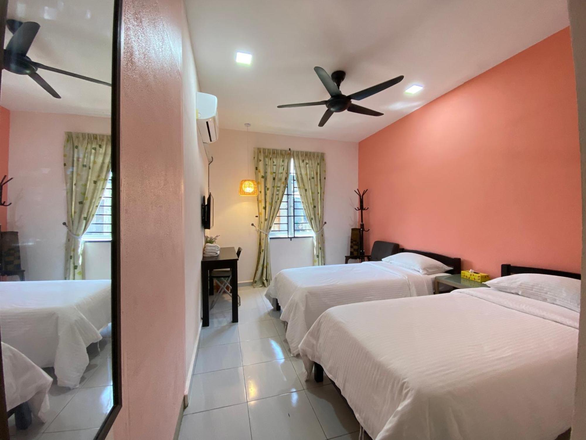 Besut Guesthouse カンポン・クアラ・ベシュット エクステリア 写真