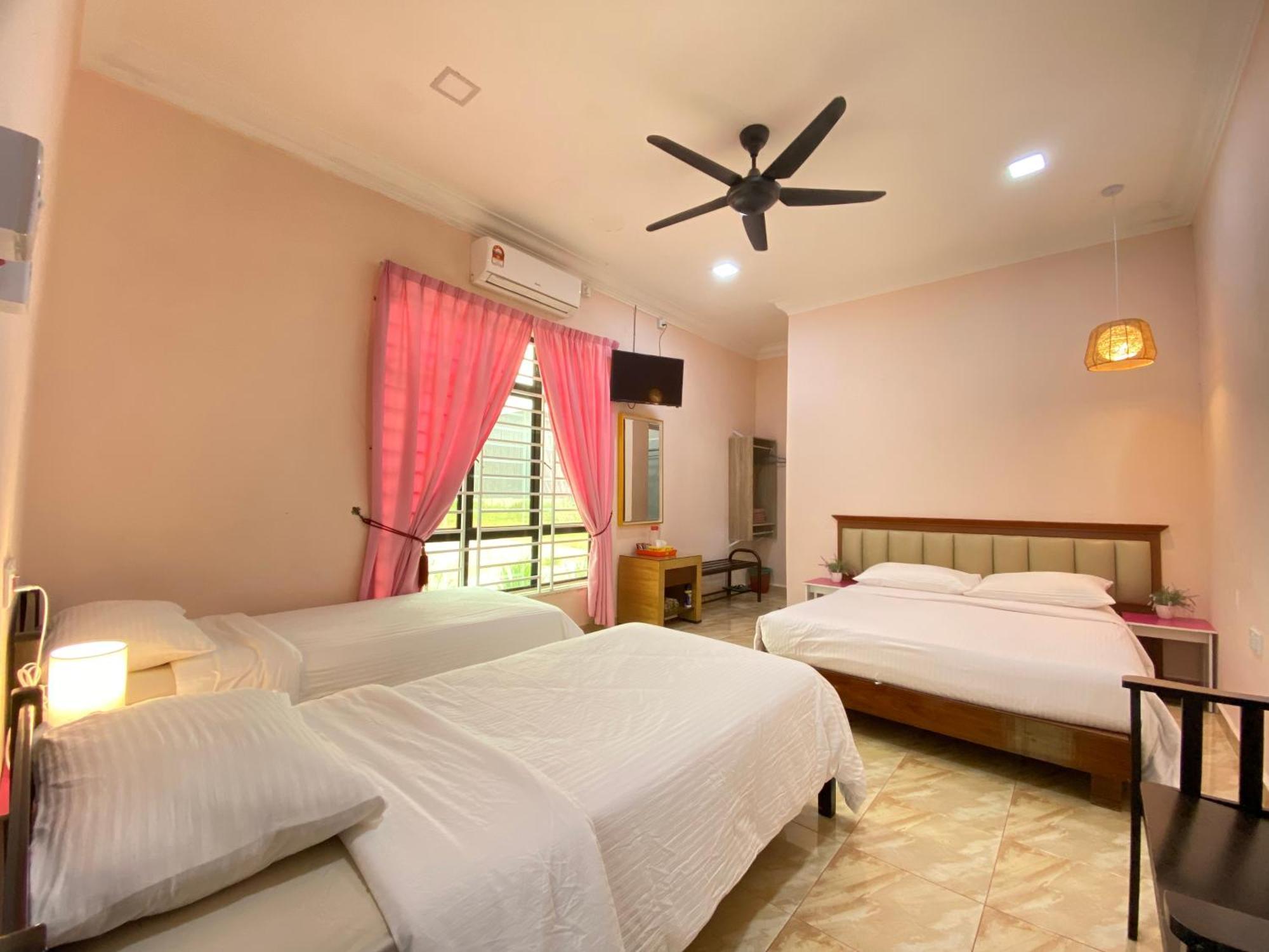 Besut Guesthouse カンポン・クアラ・ベシュット エクステリア 写真