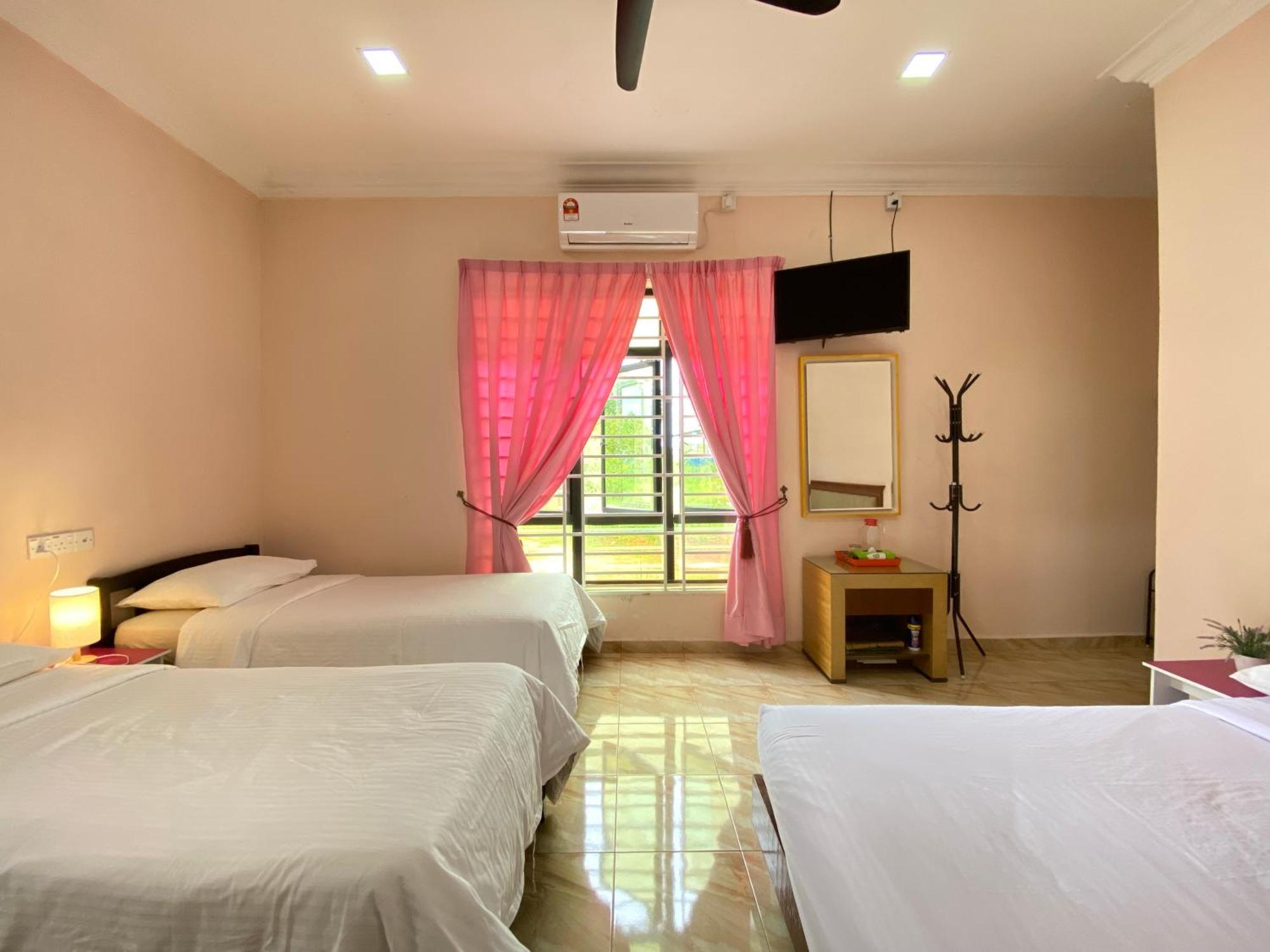 Besut Guesthouse カンポン・クアラ・ベシュット エクステリア 写真