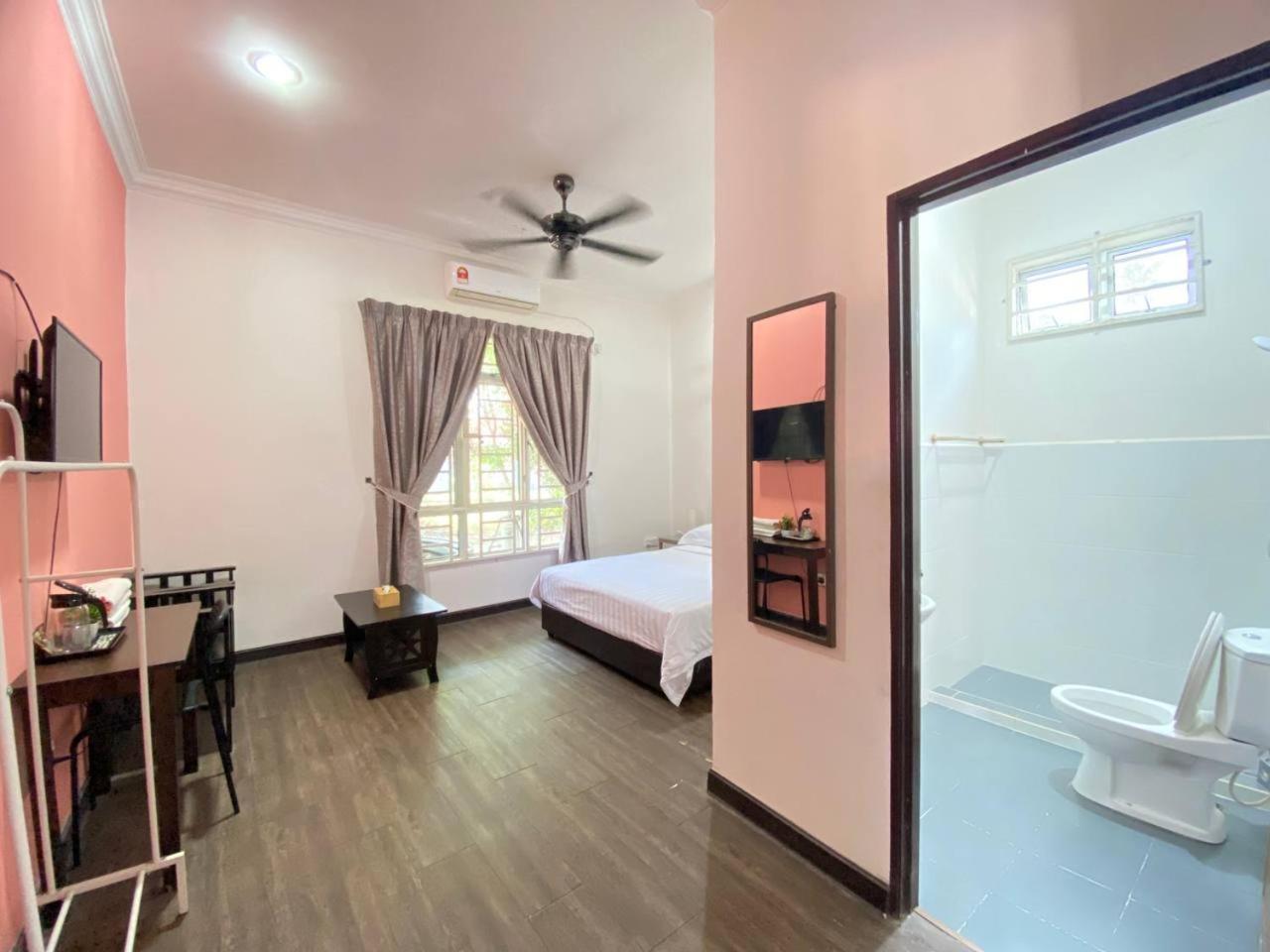 Besut Guesthouse カンポン・クアラ・ベシュット エクステリア 写真