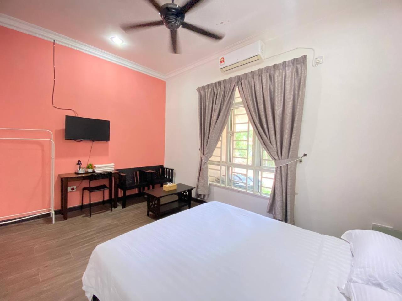 Besut Guesthouse カンポン・クアラ・ベシュット エクステリア 写真
