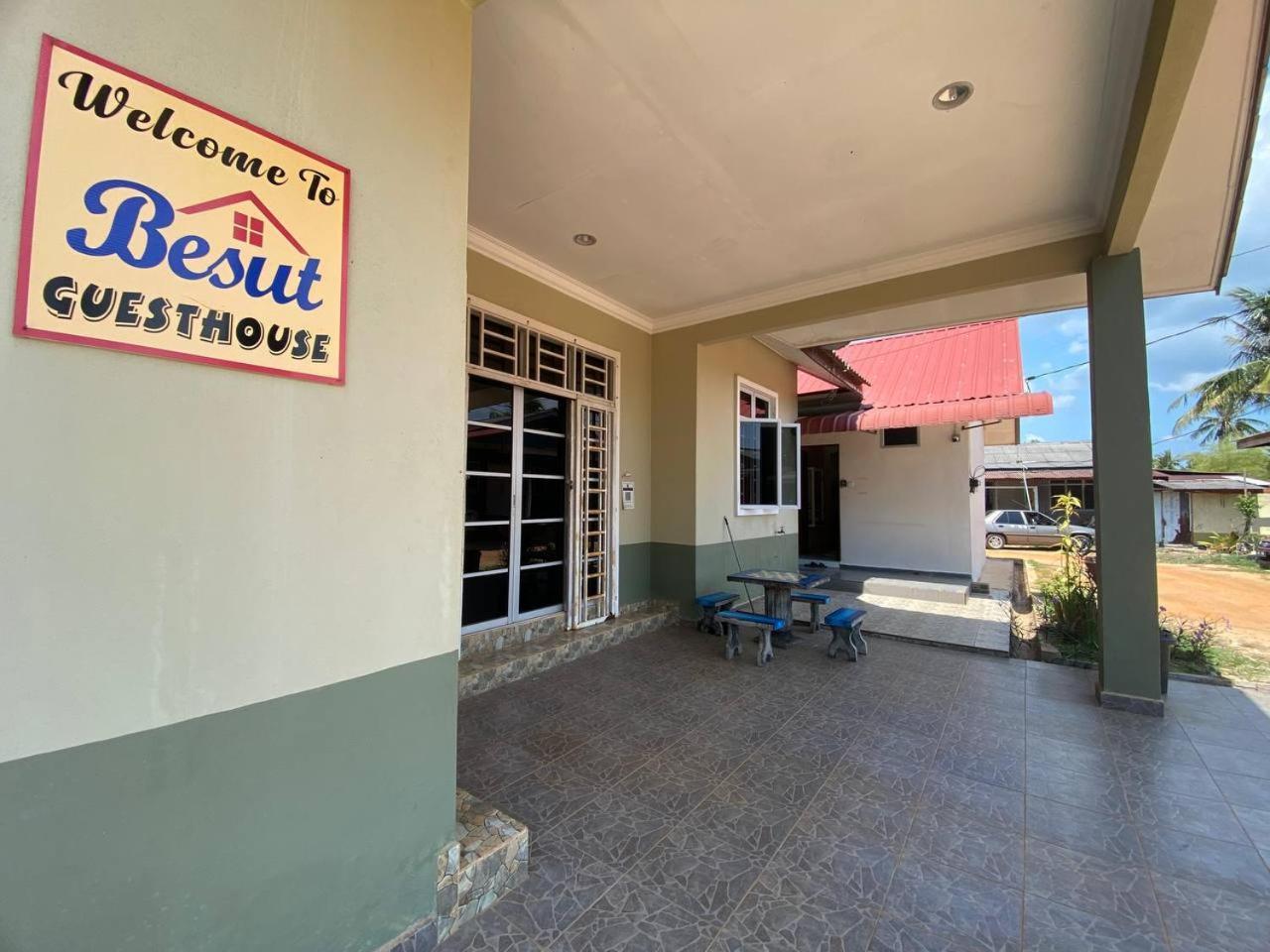 Besut Guesthouse カンポン・クアラ・ベシュット エクステリア 写真