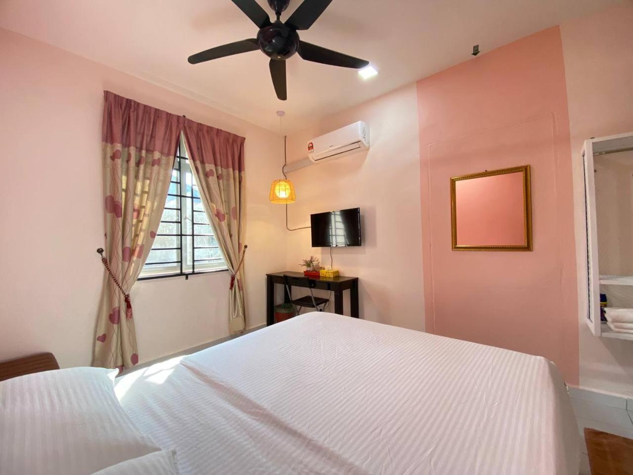 Besut Guesthouse カンポン・クアラ・ベシュット エクステリア 写真