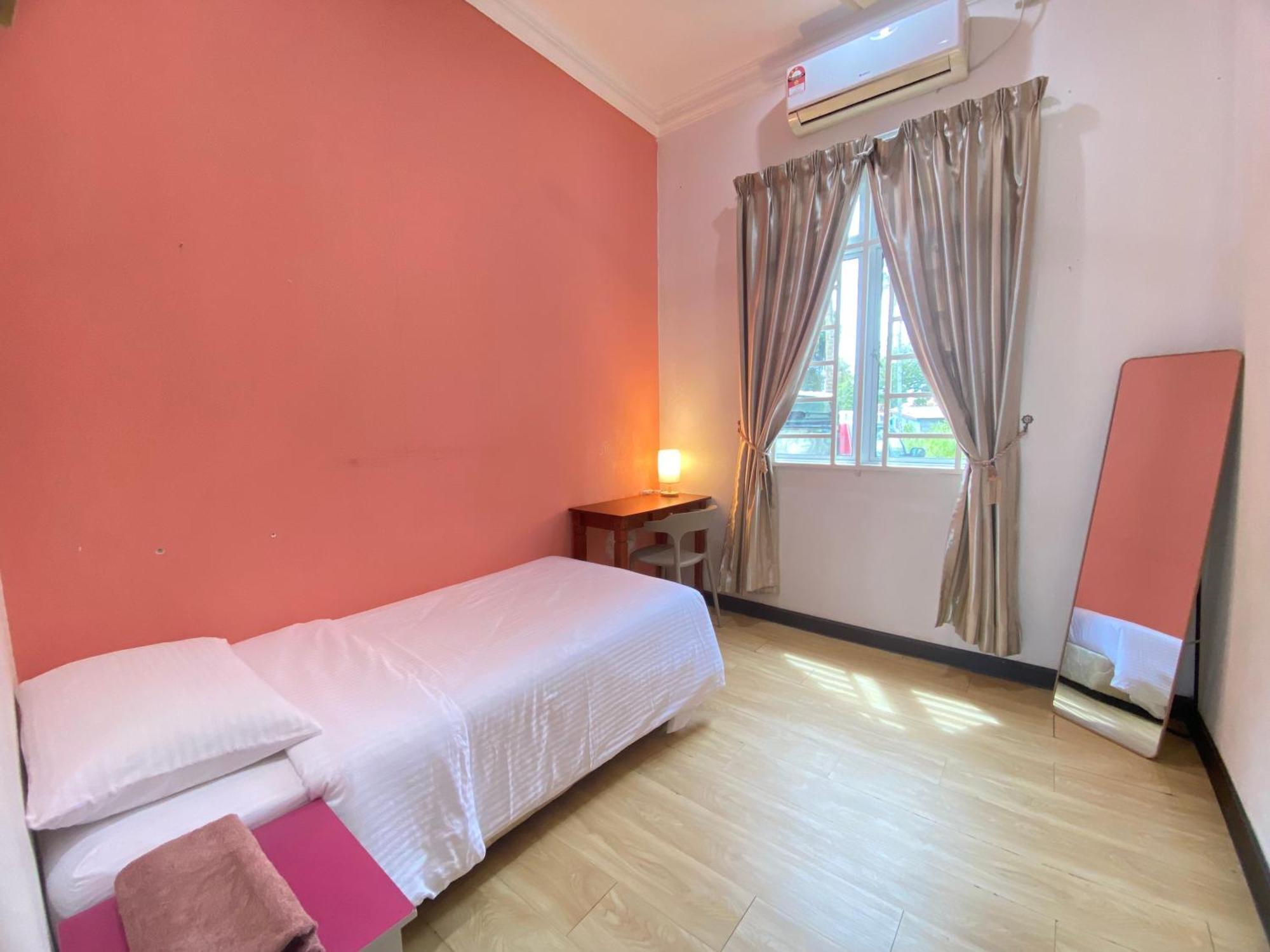 Besut Guesthouse カンポン・クアラ・ベシュット エクステリア 写真